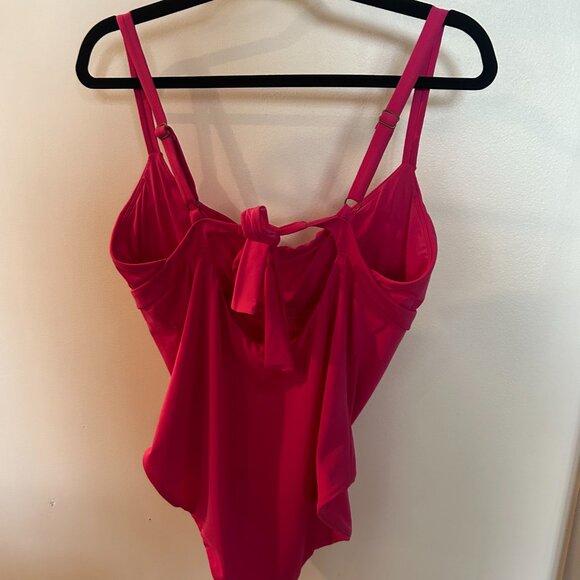 Andie The Honolulu One Piece - Eco Nylon - Fuchsia - Picture 4 of 5